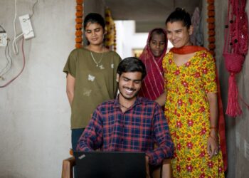 Billion students can’t afford the internet, a nonprofit is trying to close that gap