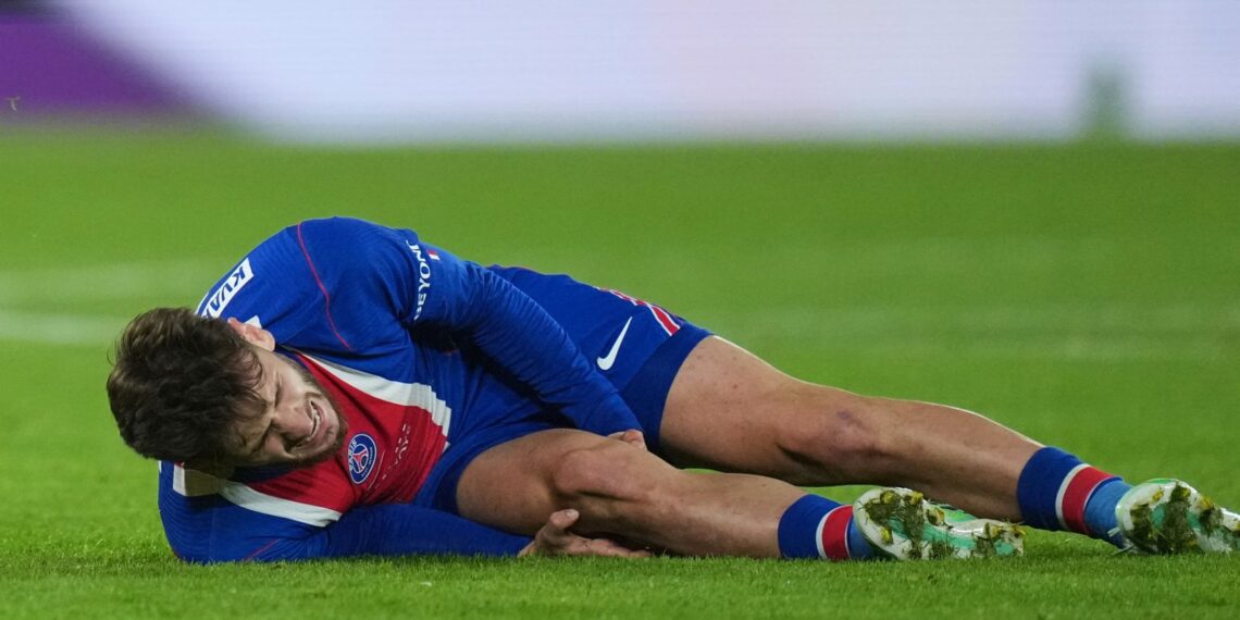 PSG lose Kvaratskhelia to a torn ACL, and possibly for the season